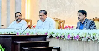 ঢাকাকে বাসযোগ্য করতে পরিবীক্ষণ কমিটিগুলোকে স্থানীয় সরকার প্রতিমন্ত্রীর কঠোর নির্দেশনা